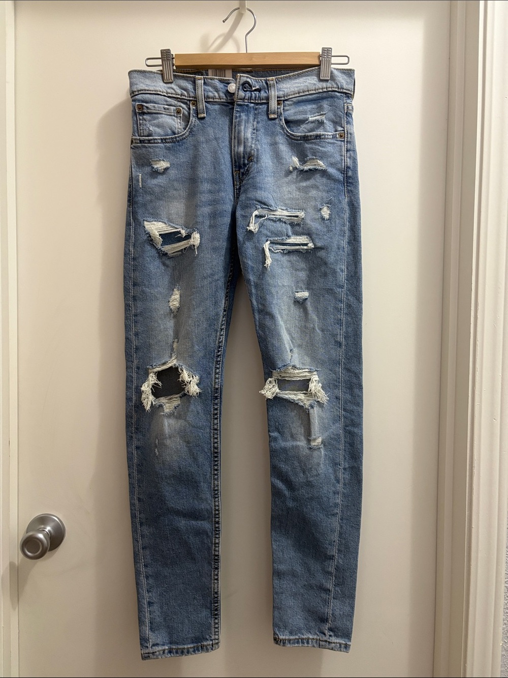 Levi's Women's Light Blue Distressed Skinny Jeans